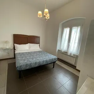 Trainspot Apartment